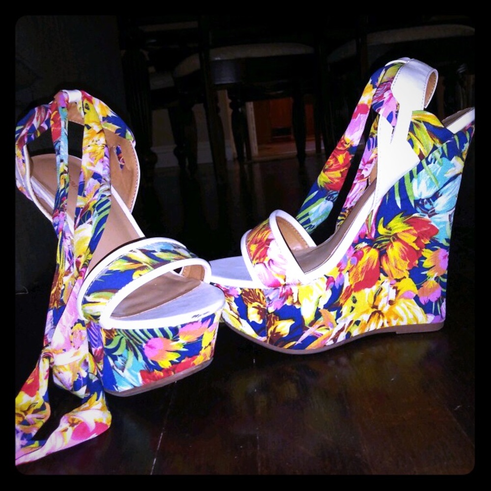Miss Lola wedges